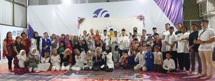 Pembagian Takjil dan Buka Puasa Bersama STMIK Dharmapala Riau dengan Charity Untaian Kasih