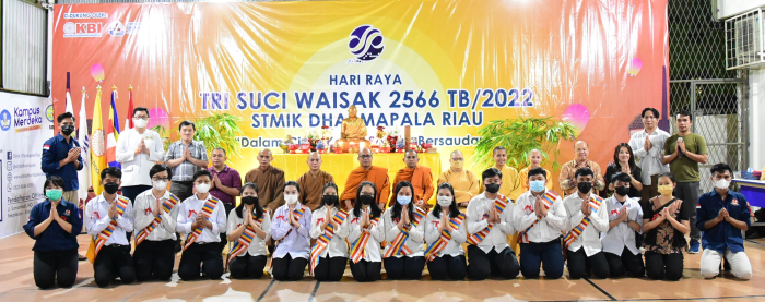 Perayaan Waisak 2566 TB / 2022 di STMIK Dharmapala Riau